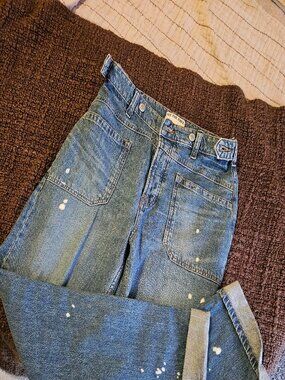 We the Free Palmer Jeans Size 27 medium wash with splatter